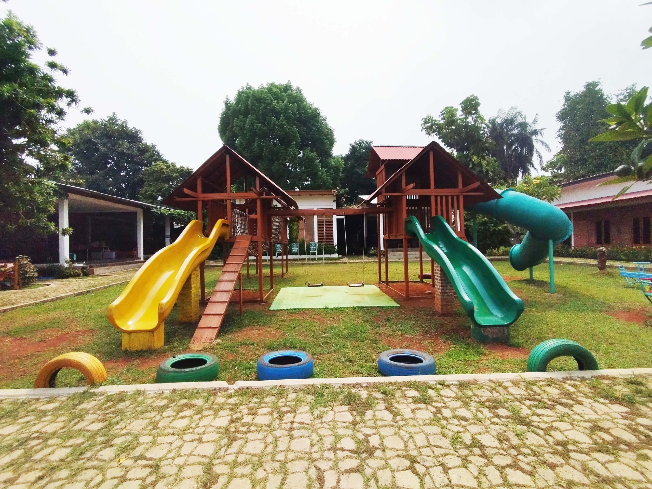 Playground Sekolah Tanah Tingal