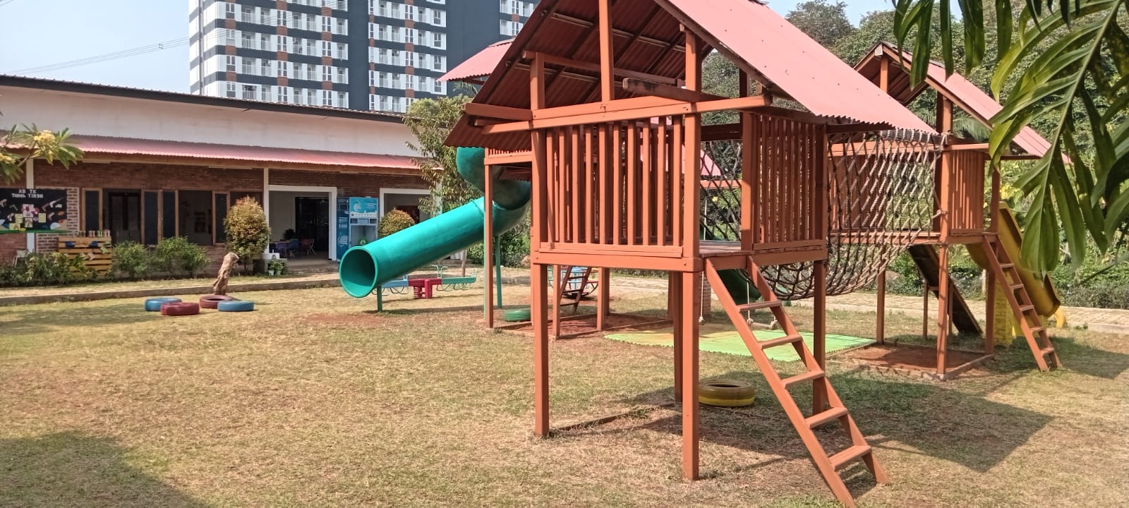 Playground Sekolah Tanah Tingal